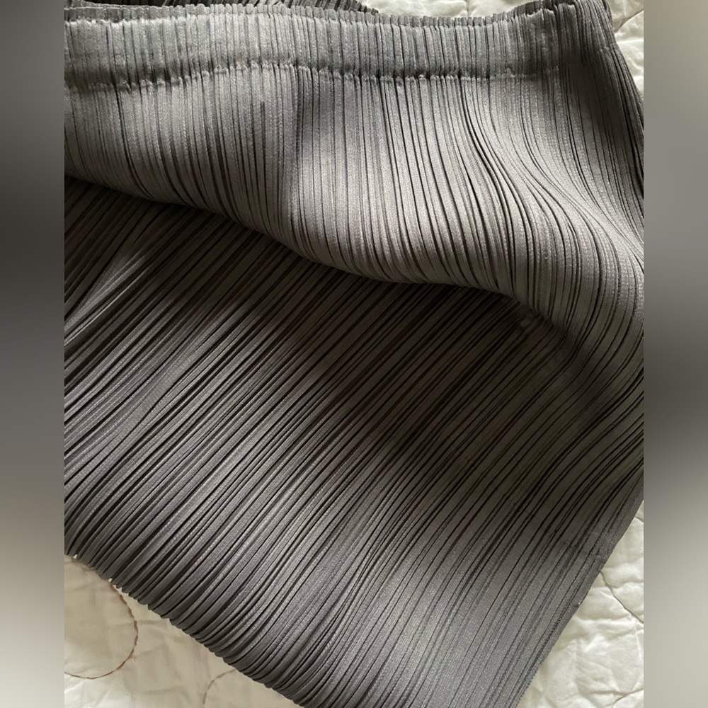 ISSEY MIKAYE Pleats Please Grey Skirt (in stock at Holt Renfrew & SSENSE) - Picture 11 of 12